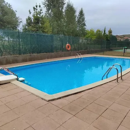 Piso En Con Piscina Comunitaria Apartman Ajo
